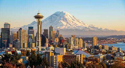 Seattle skyline with Mount Rainier, Washington